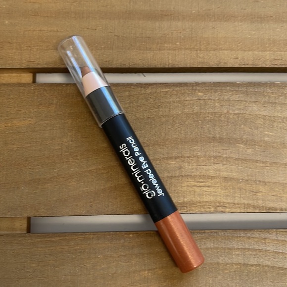 Glo skin beauty bundle of 5 assorted beauty items - Picture 8 of 10